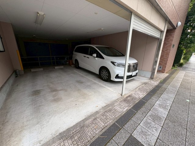 プランドール大原の駐車場