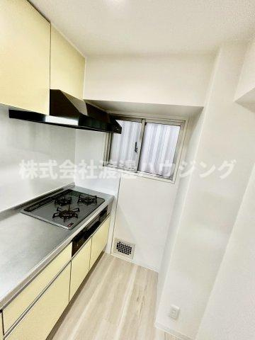 内田ロイヤルハイツのその他|キッチンにも窓あり