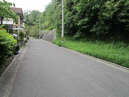 広島市安佐南区大町西１丁目 の前面道路含む現地写真