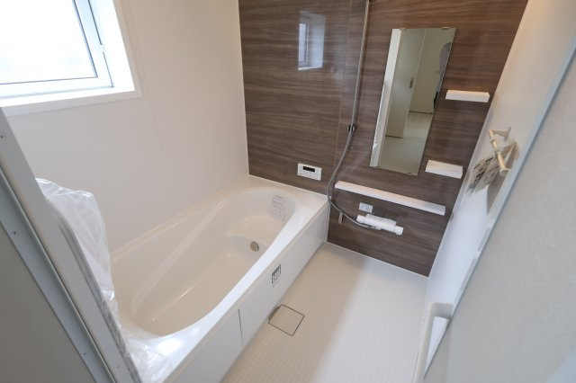 【浴室】 | 《仲介手数料無料》久喜市吉羽３丁目24-13(全1戸)新築一戸建てブルーミングガーデン | 撮影日 2025年11月6日 12:15 曇り