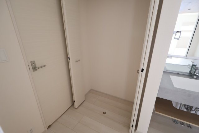 【収納】 | 《仲介手数料無料》久喜市吉羽３丁目24-13(全1戸)新築一戸建てブルーミングガーデン | 撮影日 2025年11月6日 12:15 曇り