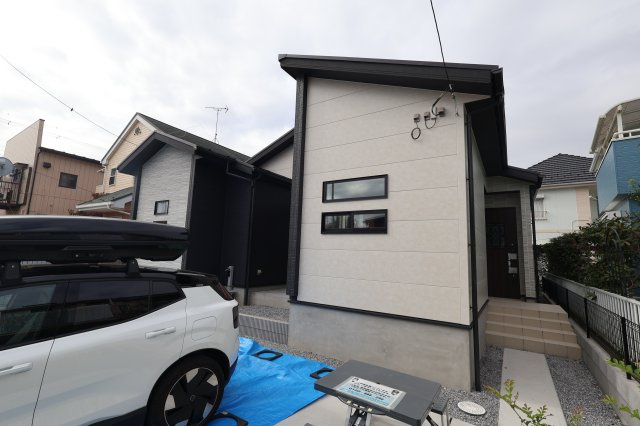 【外観】 | 《仲介手数料無料》久喜市吉羽３丁目24-13(全1戸)新築一戸建てブルーミングガーデン | 撮影日 2025年11月6日 12:15 曇り