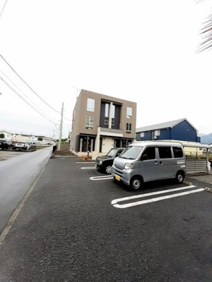 【駐車場】 | アンソレイエ | 駐車場に車を止められます