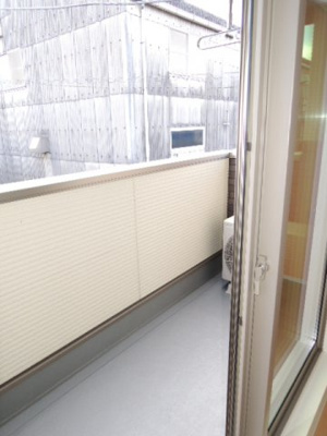 【バルコニー】 | メゾン・ド・エスポワール | 開放的で明るい空間を演出してくれるバルコニーです