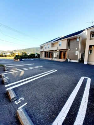 【駐車場】 | ベルローズ・Ⅰ | 駐車場があります