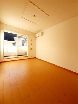 【居間・リビング】 | ベルローズ・Ⅰ | ゆったりとしたリビングです