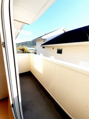 【バルコニー】 | ベルローズ・Ⅰ | バルコニー付きです