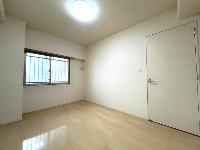 中古マンション　ダイアパレス長野鶴賀の洋室