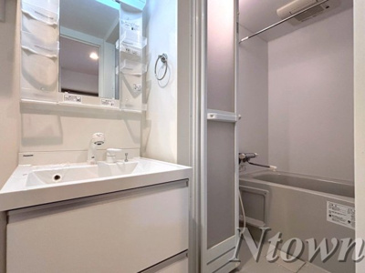 【洗面所】 | アミティエフレール神明町 | 明るい洗面所です