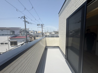 【バルコニー】 | 住吉１丁目戸建 | 住吉１丁目戸建　バルコニー