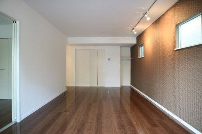 【居間・リビング】 | キーファ吉塚 | 別号室の写真になります。現況優先。