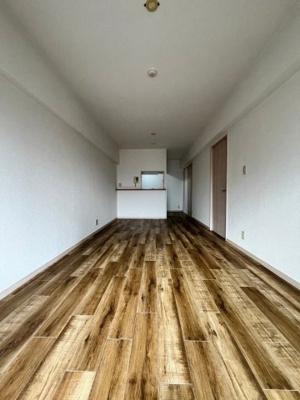 【居間・リビング】 | アイヴェール平尾 | 別号室の写真になります。現況優先。