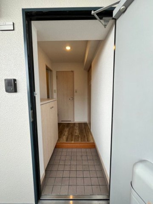 【玄関】 | アイヴェール平尾 | 別号室の写真になります。現況優先。