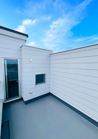 THE COASTLINE STYLE― 家から江ノ島を臨む日常 ―のバルコニー