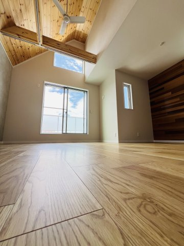 THE COASTLINE STYLE― 家から江ノ島を臨む日常 ―の居間・リビング