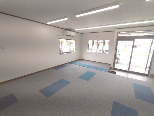 細川町柴田様貸事務所の内装