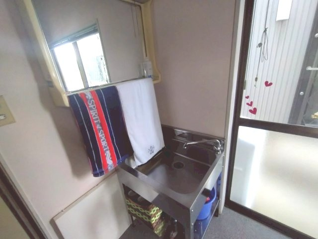 細川町柴田様貸事務所の独立洗面台