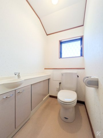 茨木市白川２丁目一戸建のトイレ|２階トイレです。