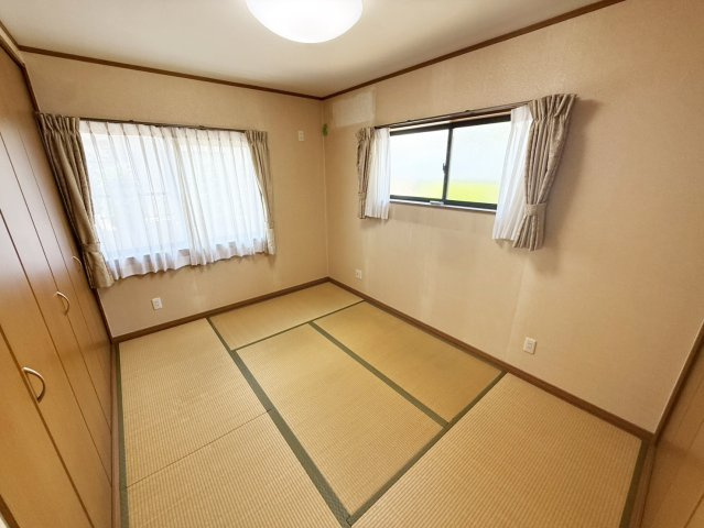 茨木市白川２丁目一戸建の和室|１階和室約６帖です。