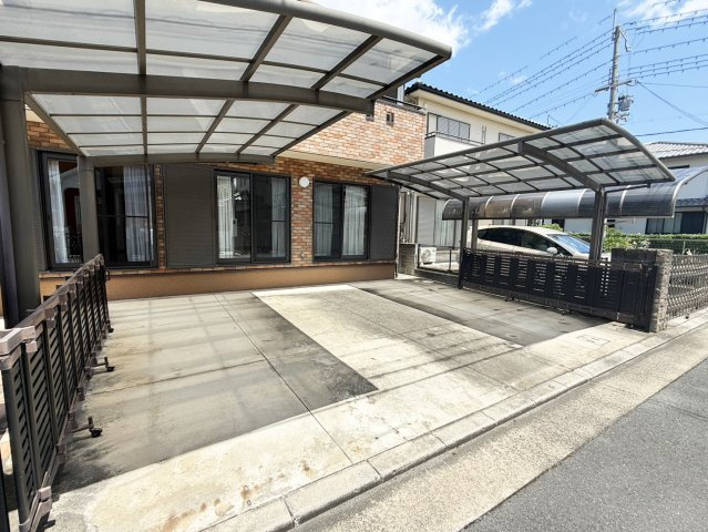 茨木市白川２丁目一戸建の駐車場|多様な用途にご使用いただける駐車スペースです。