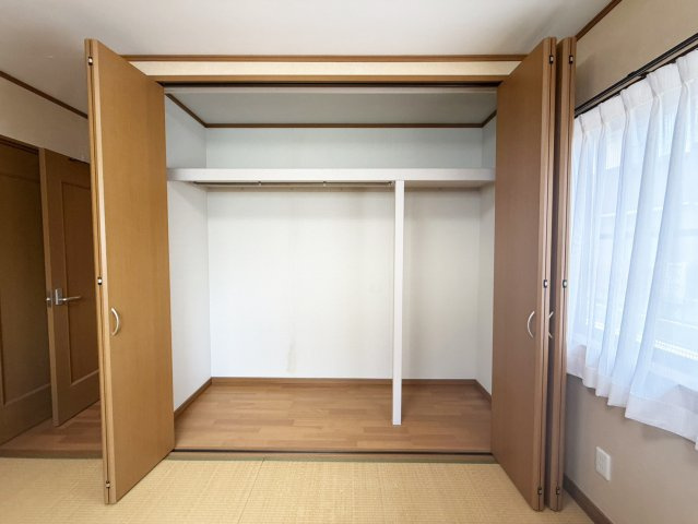 茨木市白川２丁目一戸建の収納|１階和室のクローゼットです。
