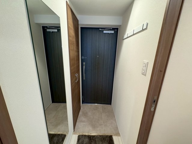 エメルミナ豊中岡町の玄関