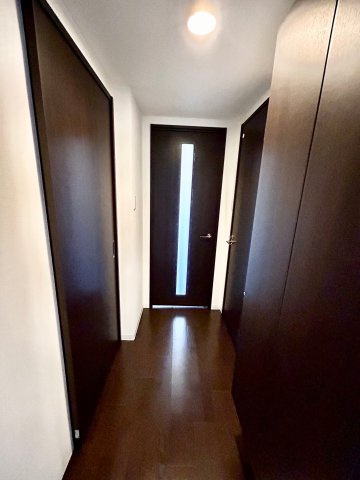 MCOURT江坂の玄関