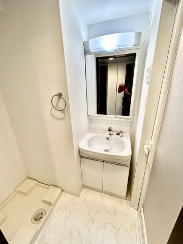 MCOURT江坂の洗面所