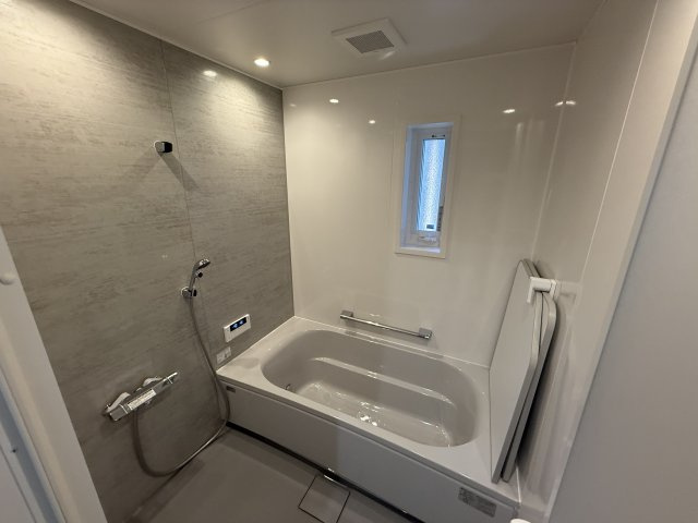 上野東ローズAの浴室