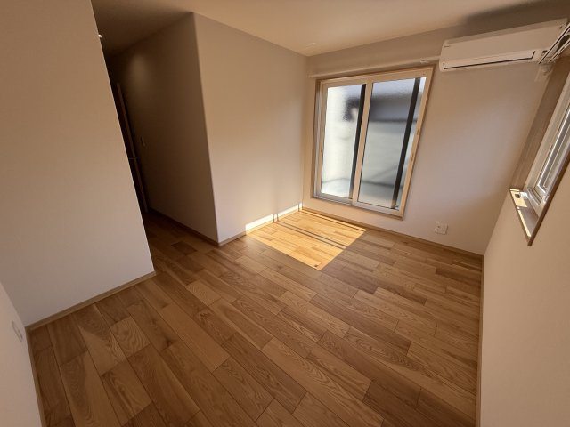 上野東ローズAの居間・リビング