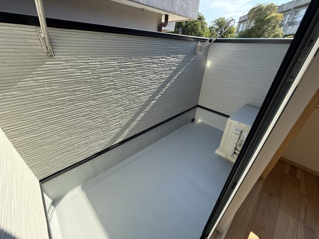 上野東ローズAのバルコニー