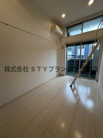 仲介手数料０円！Casa domani 八熊の居間・リビング