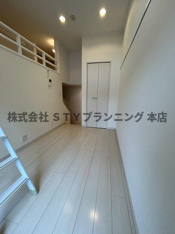 仲介手数料０円！Casa domani 八熊の居間・リビング