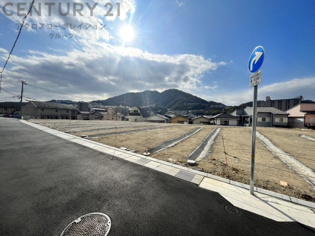 【現地のご紹介】
全14区画の分譲地です。自由設計対応です。資料のご請求やご見学予約承っております。お気軽にお問合せください。