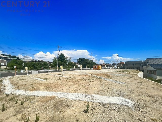 【現地のご紹介】
全14区画の分譲地です。自由設計対応です。資料のご請求やご見学予約承っております。お気軽にお問合せください。