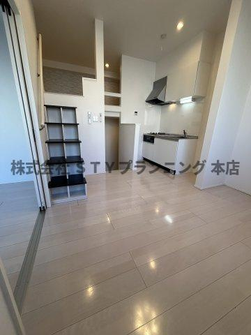 仲介手数料０円！i-smart 1の居間・リビング