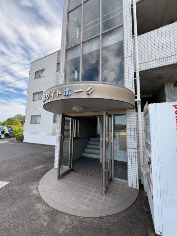 ホワイトホークのエントランス