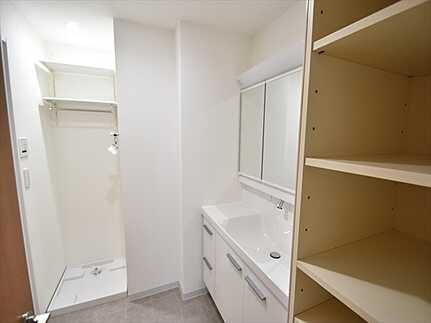 アーバンビュー渚ガーデンタワーヴィレッジ２番館の独立洗面台