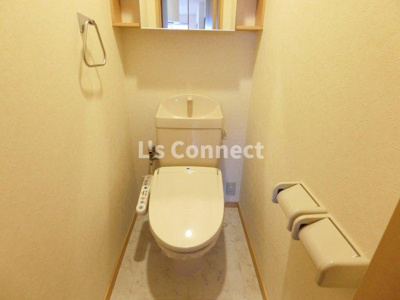 【トイレ】 | ウィングガーデンしらとり | 温水洗浄便座付きのトイレ。