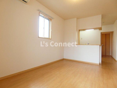 【居間・リビング】 | ウィングガーデンしらとり | 角部屋で２面に窓があります。