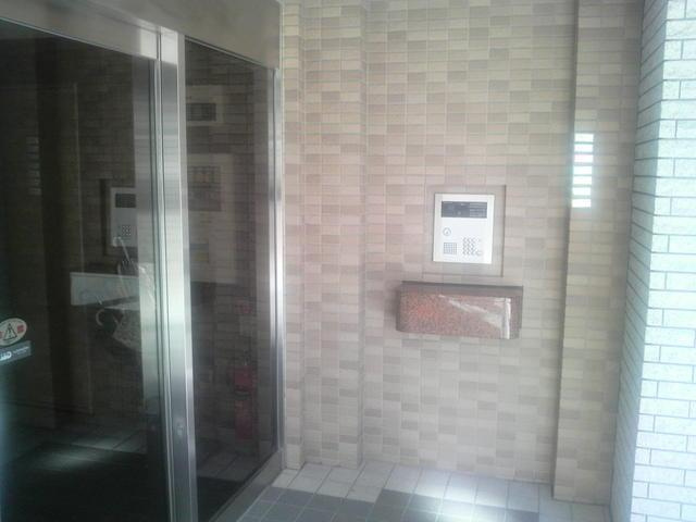 ピースフルコート菊川のエントランス| 