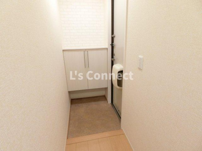 【玄関】 | シャルマン古川Ａ | 下駄箱付きで靴も収納できます。