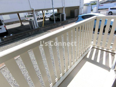 【バルコニー】 | シャルマン古川Ａ | 晴れた日には洗濯物もたくさん干せます。