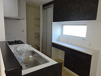 広島市南区南大河町のキッチン