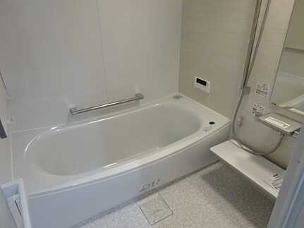 広島市南区南大河町の浴室