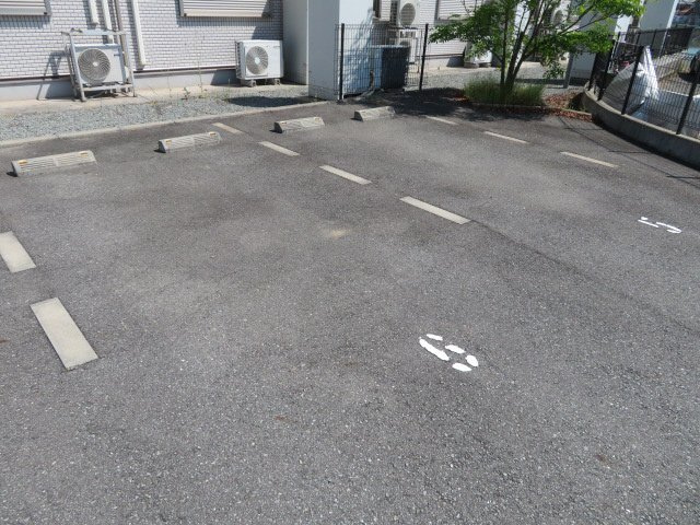 ベルシンフォニーの駐車場