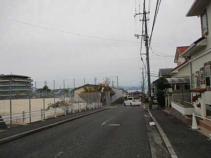 四季が丘8丁目の前面道路含む現地写真