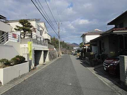 広島市安佐南区高取北４丁目 の前面道路含む現地写真