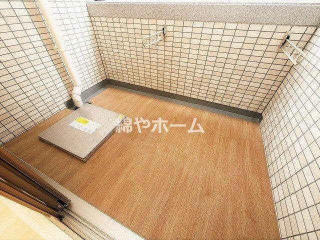 プレジオ難波ASIANのバルコニー|暖かな日差しのふりそそぐバルコニー