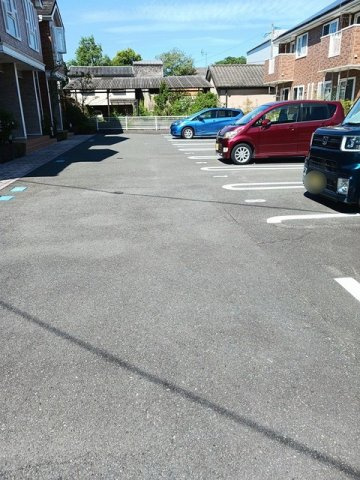 アルハンブラ一番館の駐車場